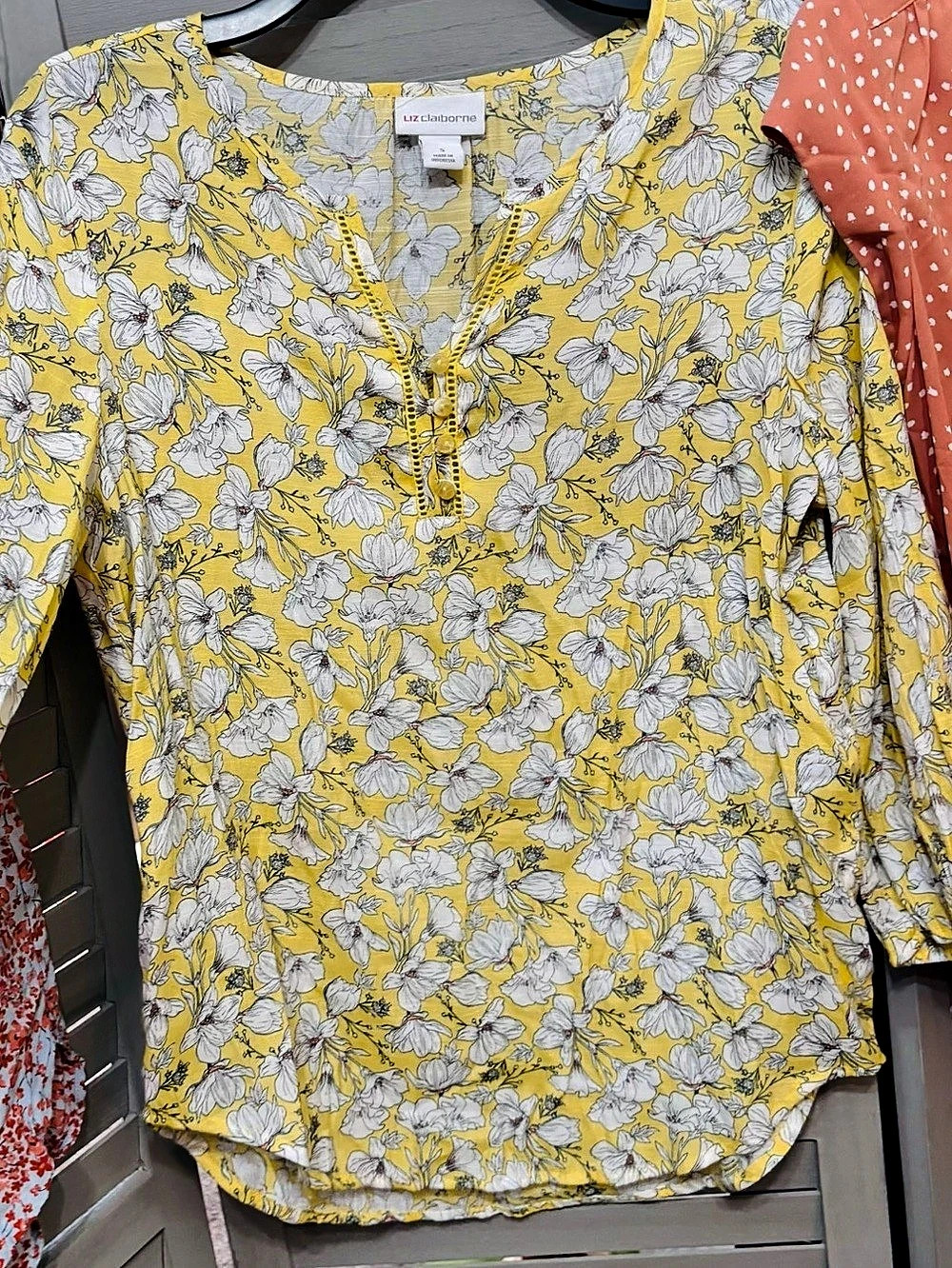 Liz Claiborne Floral Blouse in Yellow & Gray Like New